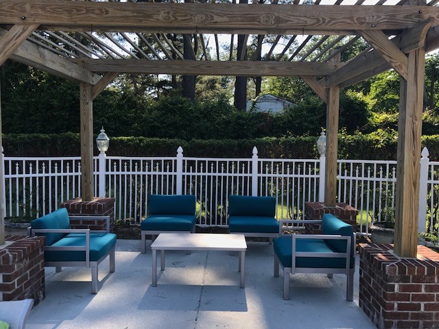 Pool pavilion lounge at Crescent Commons apartment pool
